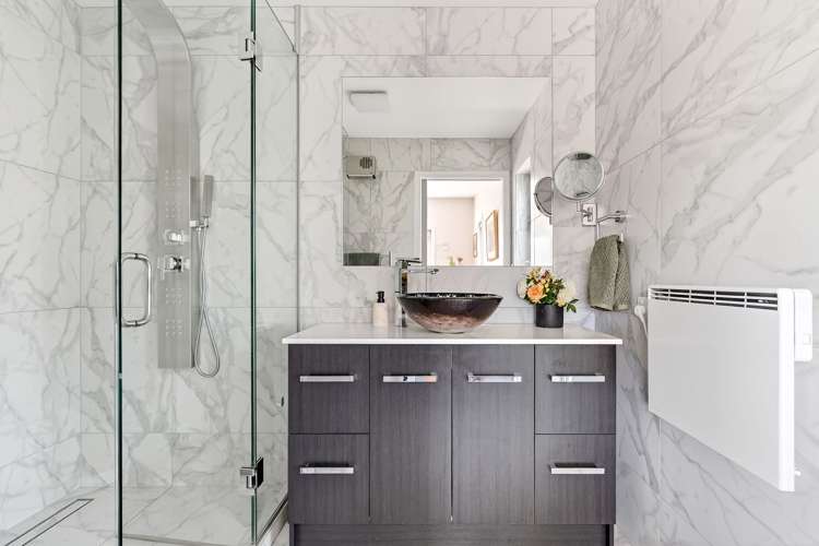 20 Edgewood Place, Peninsula Bay Wanaka_15