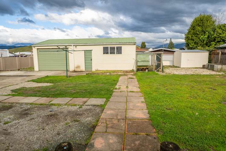 19 Lord Auckland Road Wakefield_22