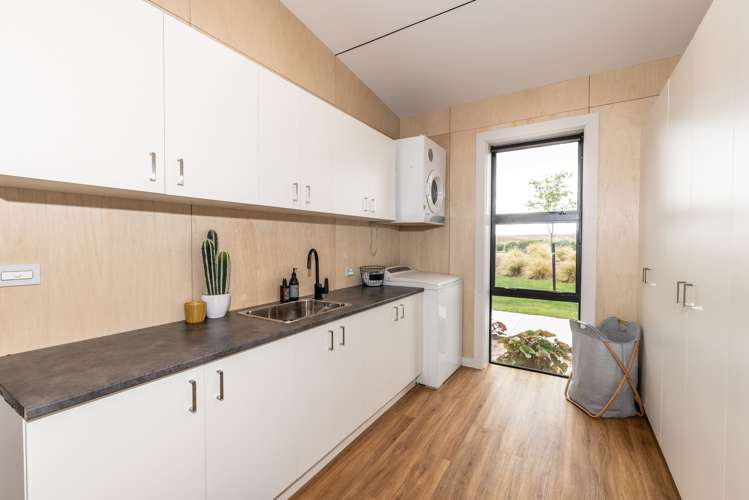 213 Golden Road Alexandra_15