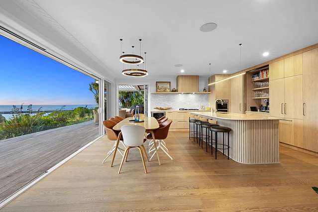 LUXURY AND VIEWS, INCOME POTENTIAL