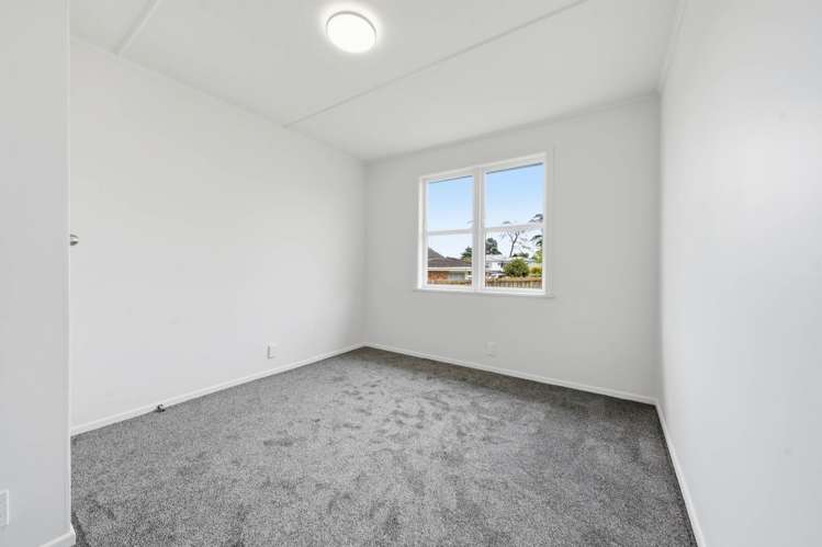 5 Manston Road Mangere_39
