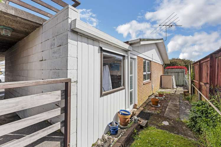 2/16 King Edward Avenue Papakura_13