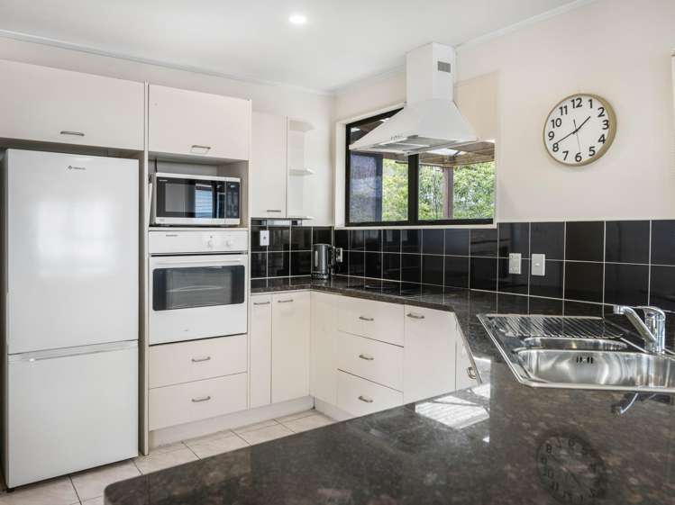 35 Rehia Road Massey_13