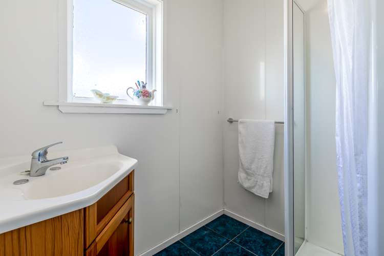 11 Archlynn Road Kelston_11