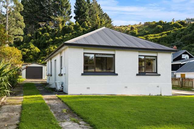 Big Flat section, Modern House, Good Garaging