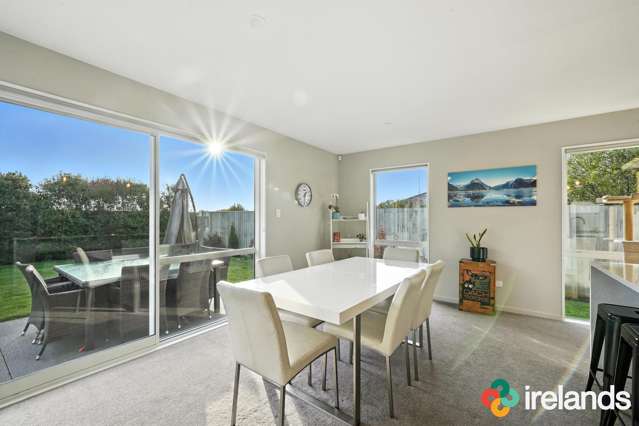 53 Kingsbridge West Burwood_3