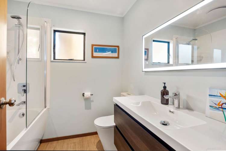 1/4 Pine Street New Lynn_10