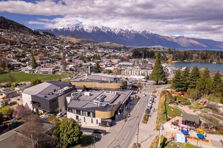 35 Brecon Street Queenstown_4
