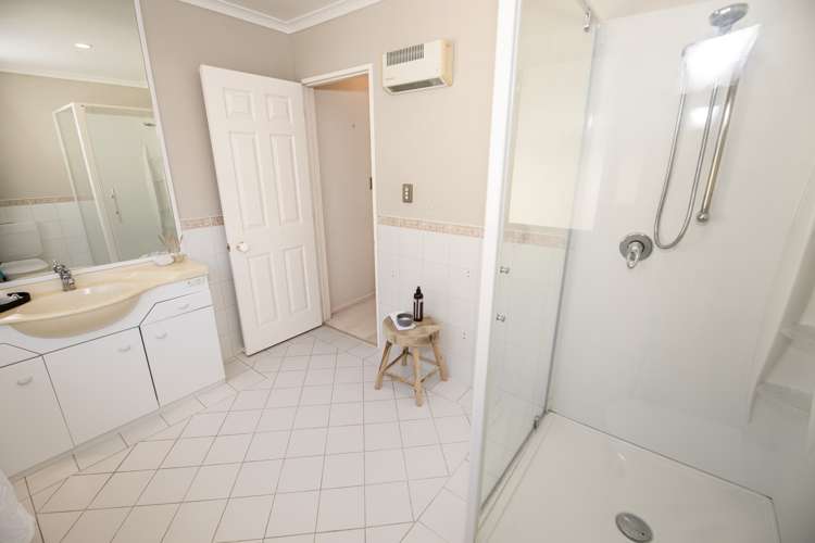 2/15 Meeanee Quay Westshore_7