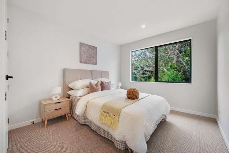 2/8 Park Rise Campbells Bay_11