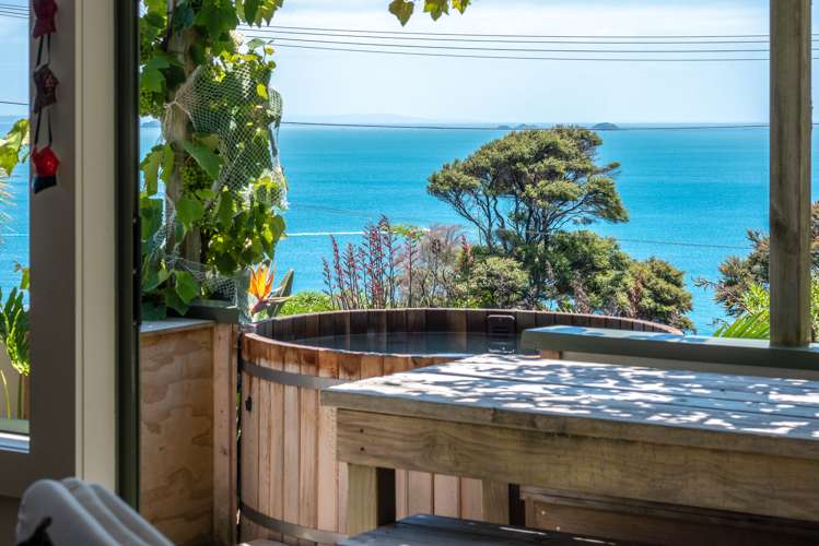 78 Queens Drive Oneroa_26