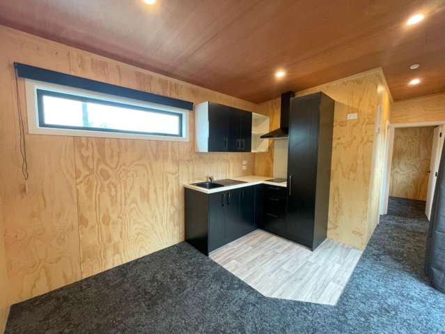 2/15 Paritutu Road 2164_2