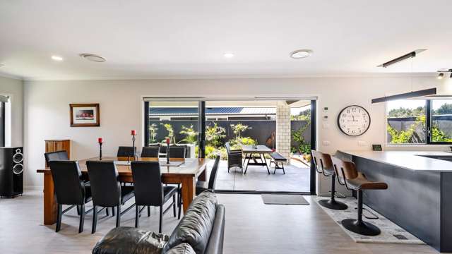 65 Links Drive Waiwhakaiho_2