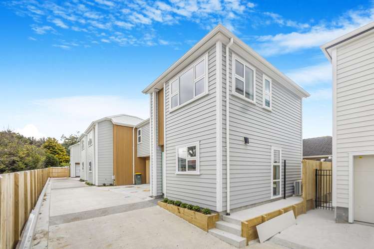 82 Main Road Wainuiomata_9