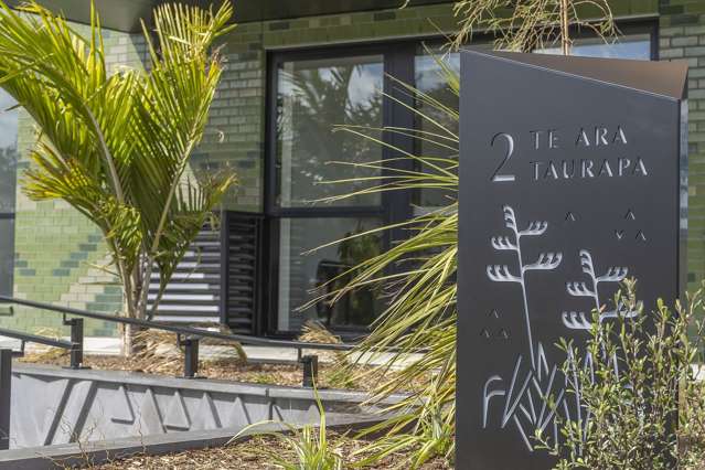 CAT FRIENDLY, CLOSE TO MOTORWAYS