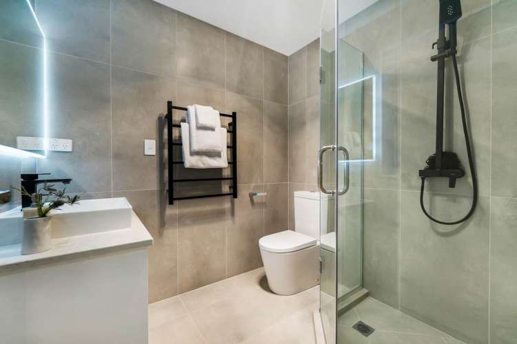 40 Koropa Road Flat Bush_21