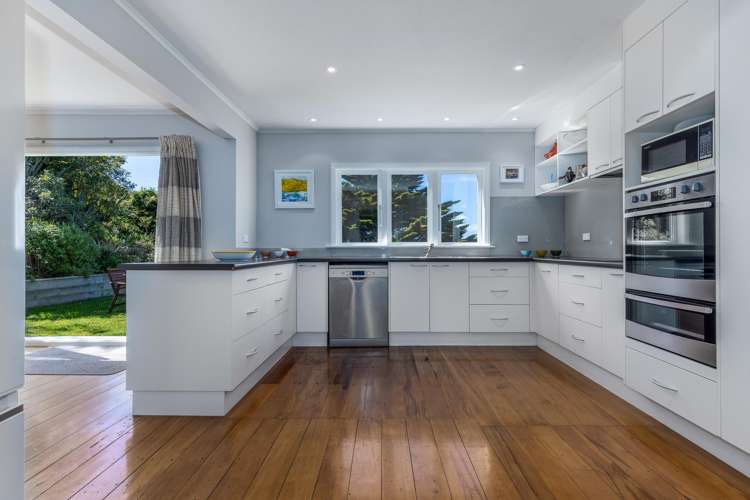 68a Mana Esplanade Paremata_3