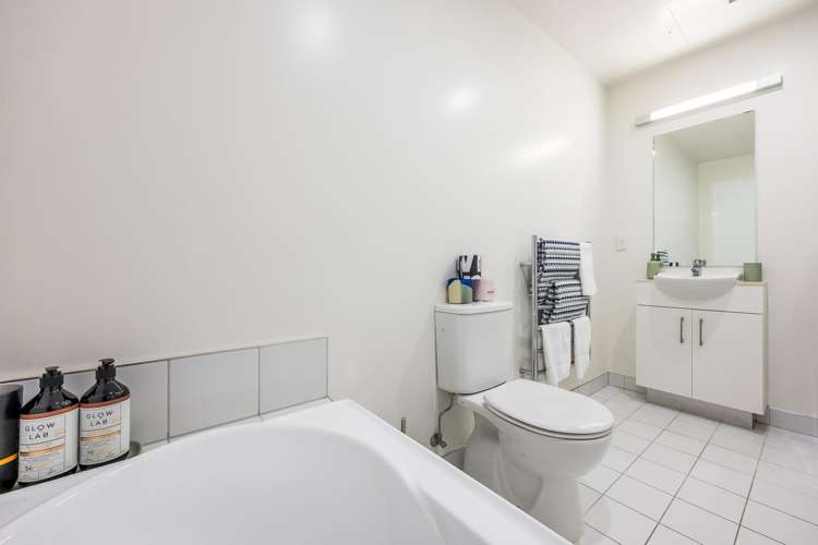2G & 2J/16 Market Place Auckland Central_12