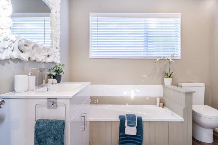 12 Ronald Woolf Place Churton Park_20