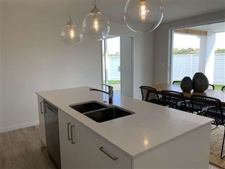 41 Saint Pauls Drive Brookfield_5