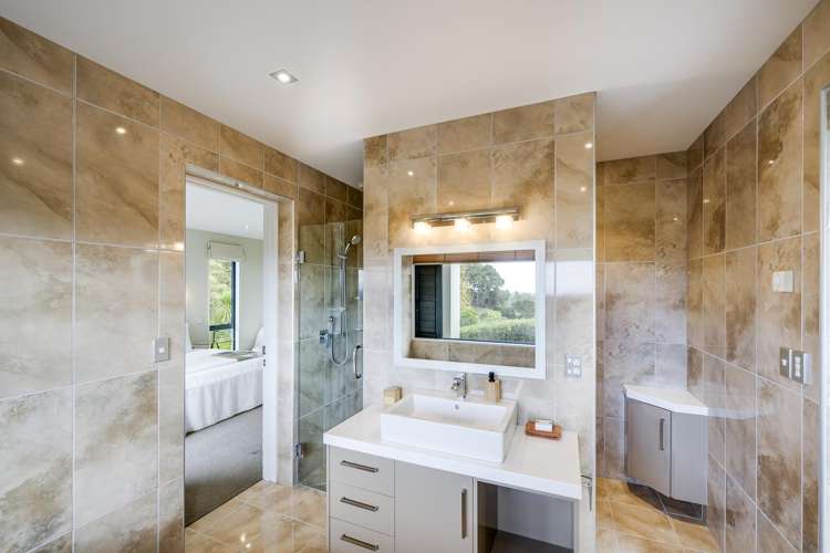 13 and 7 Burbury Ridge Havelock North_19