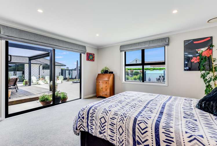 2 Alan Livingston Drive Cambridge_11