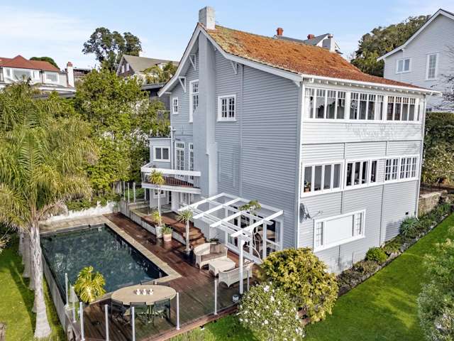 Iconic Family Home With Forever Views