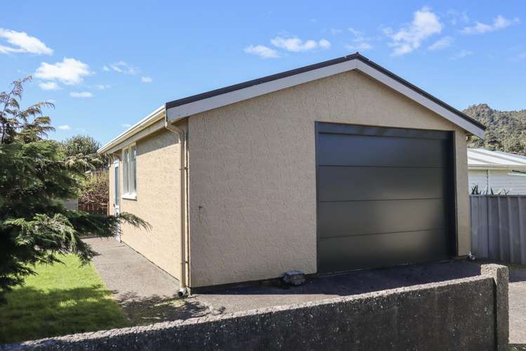 90 Domett Esplanade Cobden_27