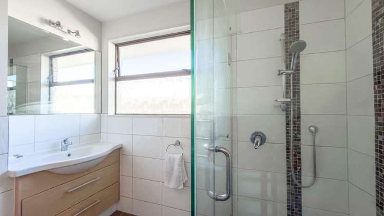 201A The Square Whangamatā_8