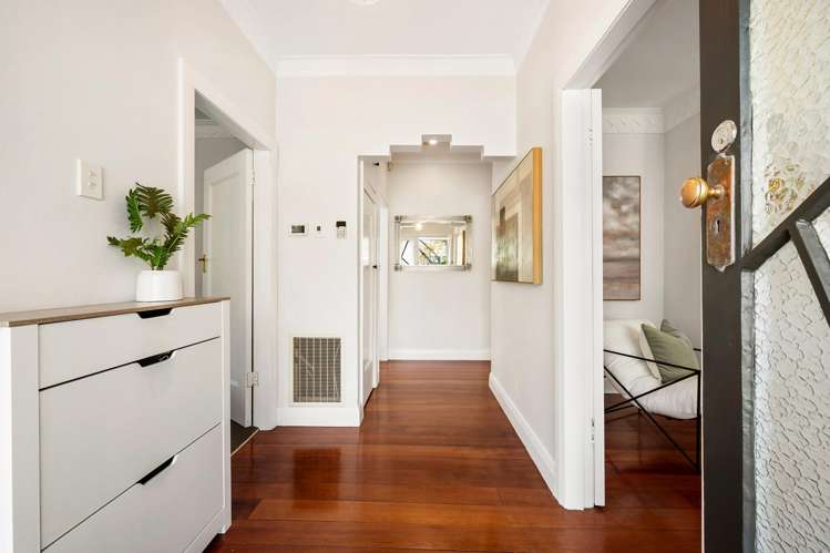 6 Bentinck Avenue Strathmore Park_11