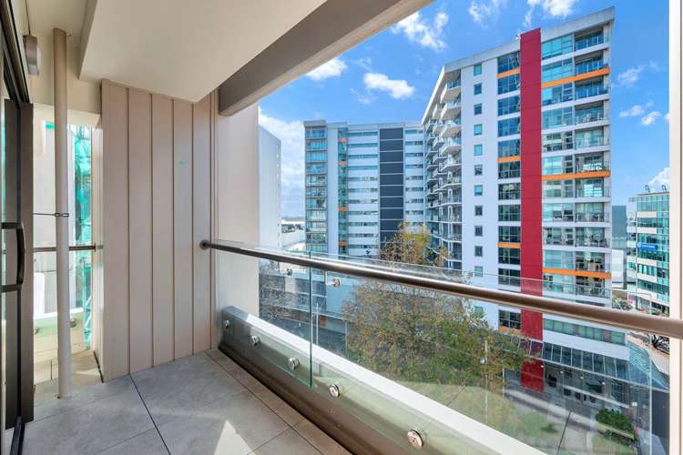 701/41 Beach Road Auckland Central_9