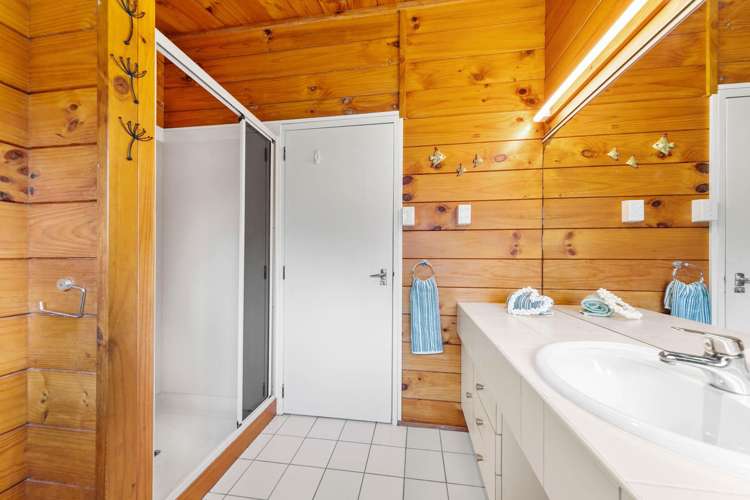 204 Shaw Road Oratia_13