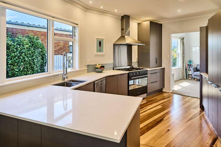 13 St Edmund Crescent Tawa_5