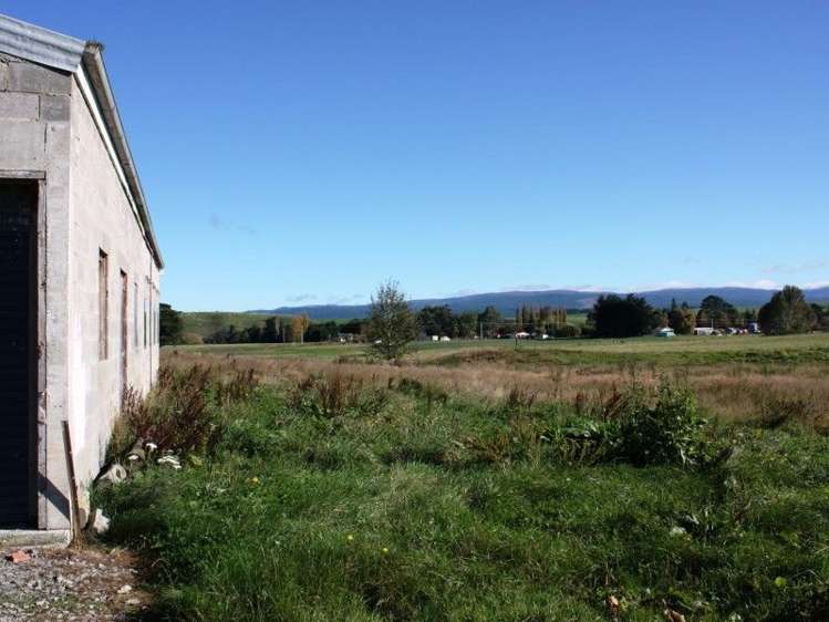 7 Cemetery Road North Clinton and Surrounds_24