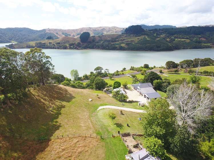 1029 Te Waitere Road Taharoa_25