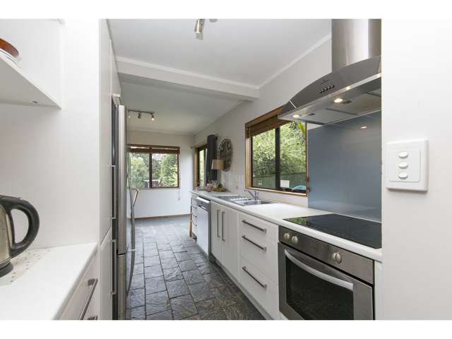 2/99 Konini Road Titirangi_3