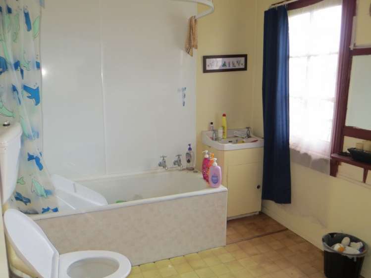 229 Whitaker Street Te Aroha_8