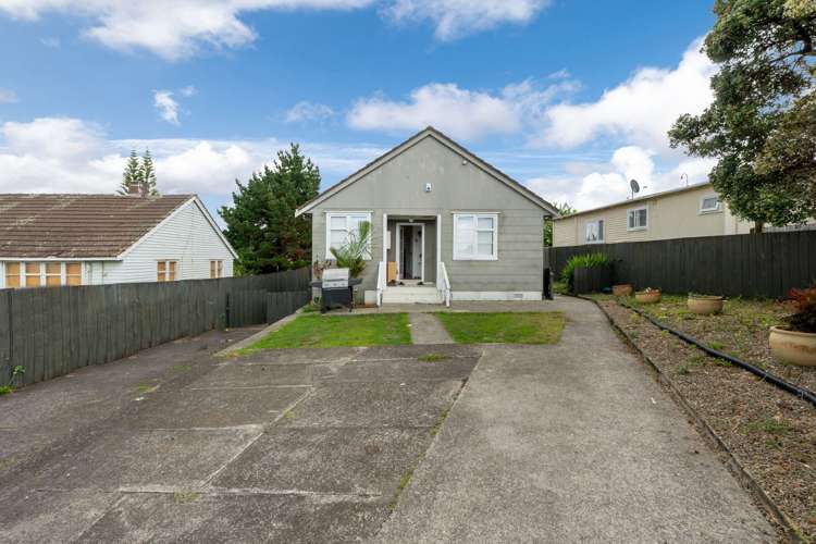6 8 & 8A Huxley Place_13