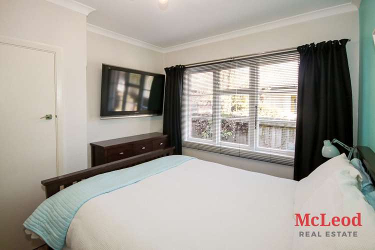 8 Pages Road Allenton_12