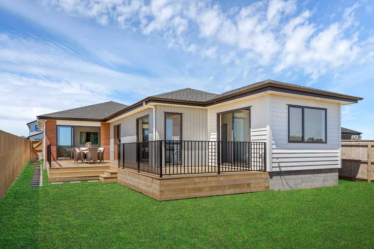 27 Korowhiti Road Clarks Beach_12