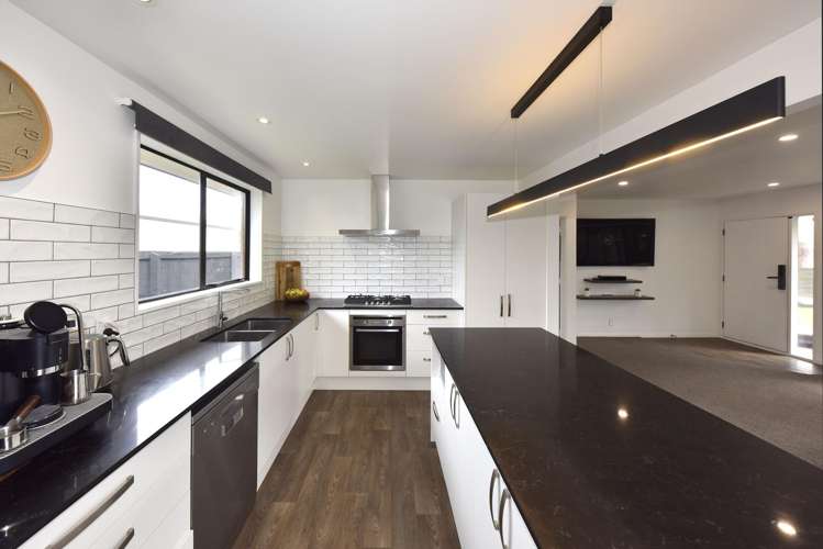2 Edwins Way Burwood_6