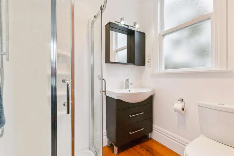 81 Austin Street Mount Victoria_16