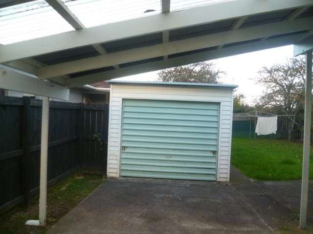 21 Meadow Crescent Te Atatu South_1