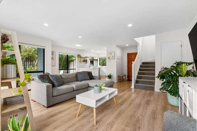 13a Pinewood Grove Botany Downs_1