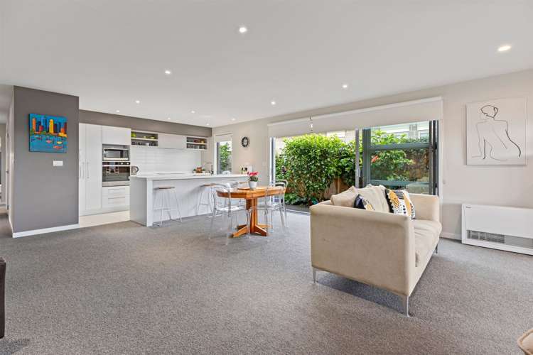 5 Eden Crescent Brookfield_12