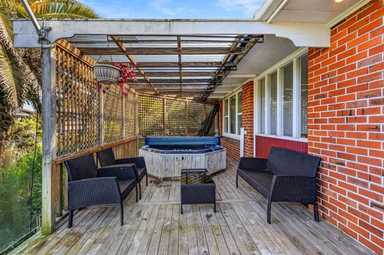 2/18A Robson Street Mt Roskill_15