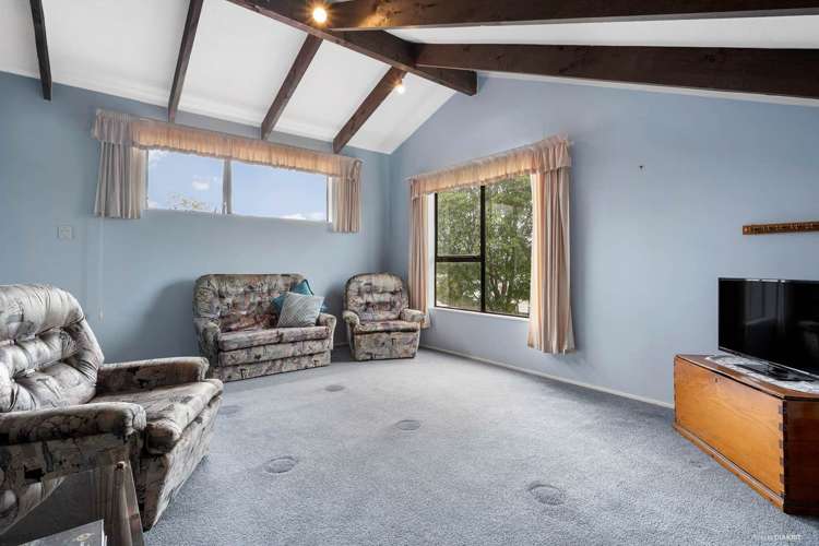 27 Sunningdale Street Wattle Downs_9