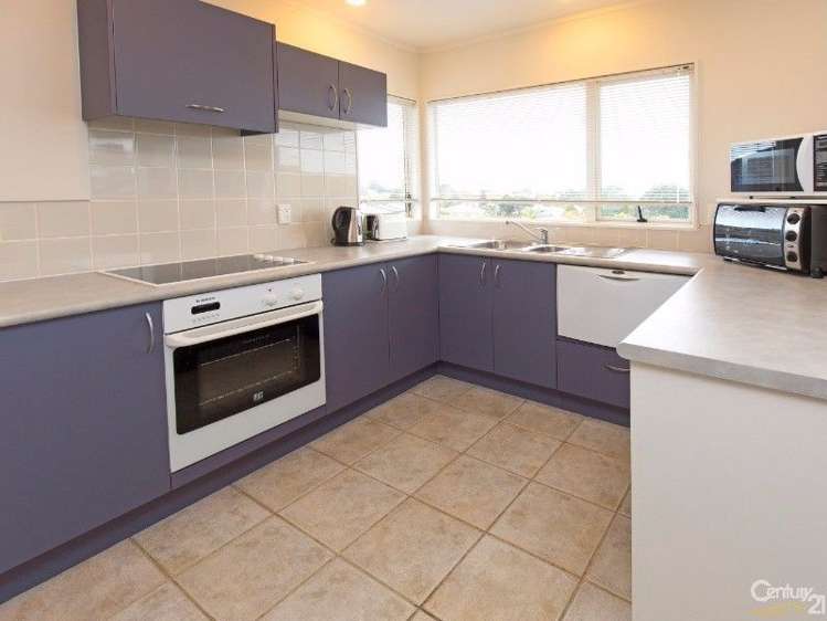 2/12 Mossop Rise Glenfield_13