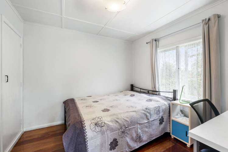 6 8 & 8A Huxley Place_28