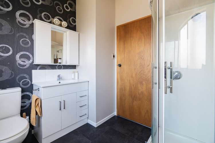 61 Holyhead Street Outram_17